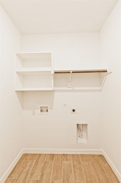 Spacious, unfurnished interior of a new home in Preserve at Honey Creek, McKinney (Image 33).