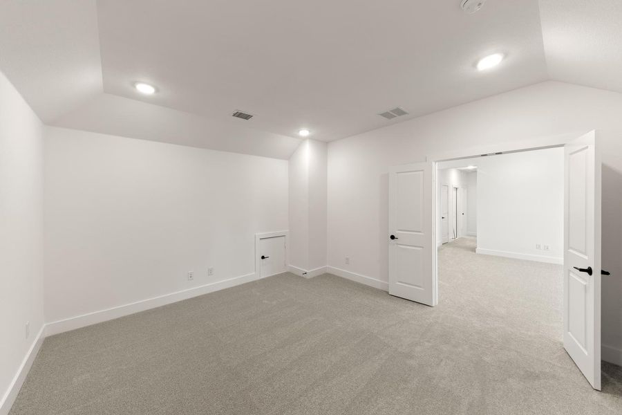 Spacious, unfurnished interior of a new home in Inspiration Collection 60 at Painted Tree, McKinney (Image 22).