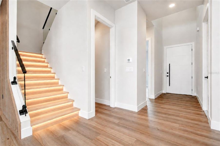 Spacious, unfurnished interior of a new home in , Tampa (Image 68).