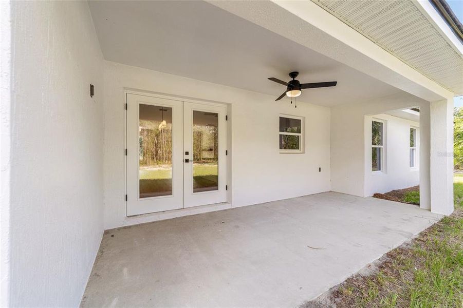 Exterior details and patio area of a home in , Ocala (Image 27).