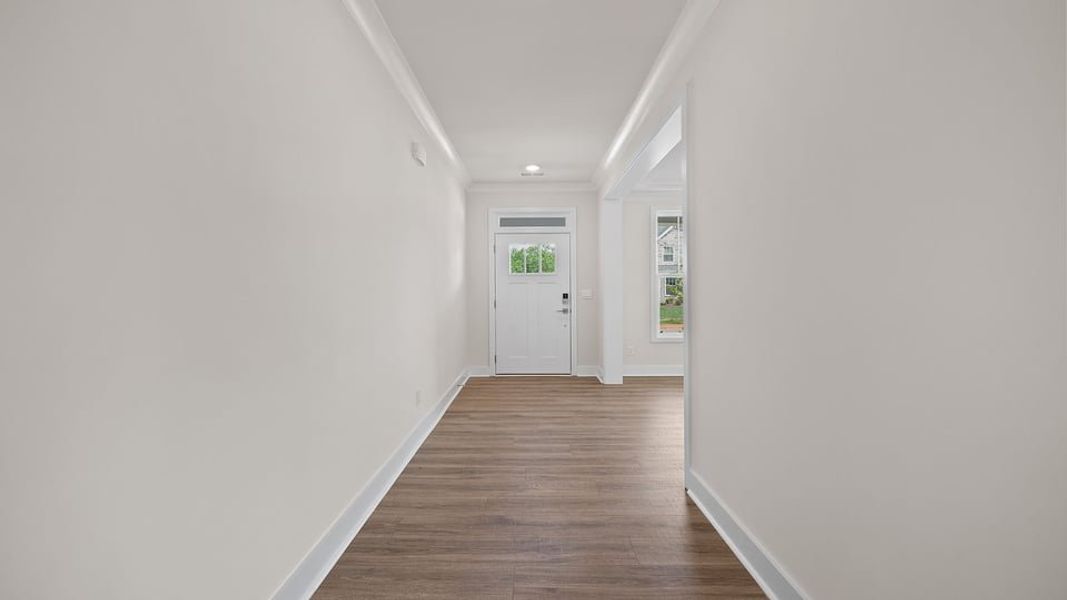 Spacious, unfurnished interior of a new home in Adams Glen, Greenville (Image 12).