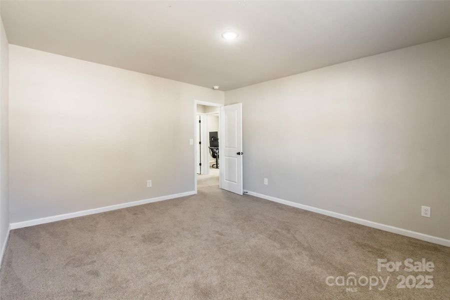 Spacious, unfurnished interior of a new home in McGee Place, Charlotte (Image 24).