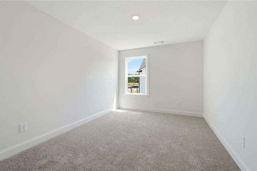 Spacious, unfurnished interior of a new home in Aden Woods, Fairview (Image 37).
