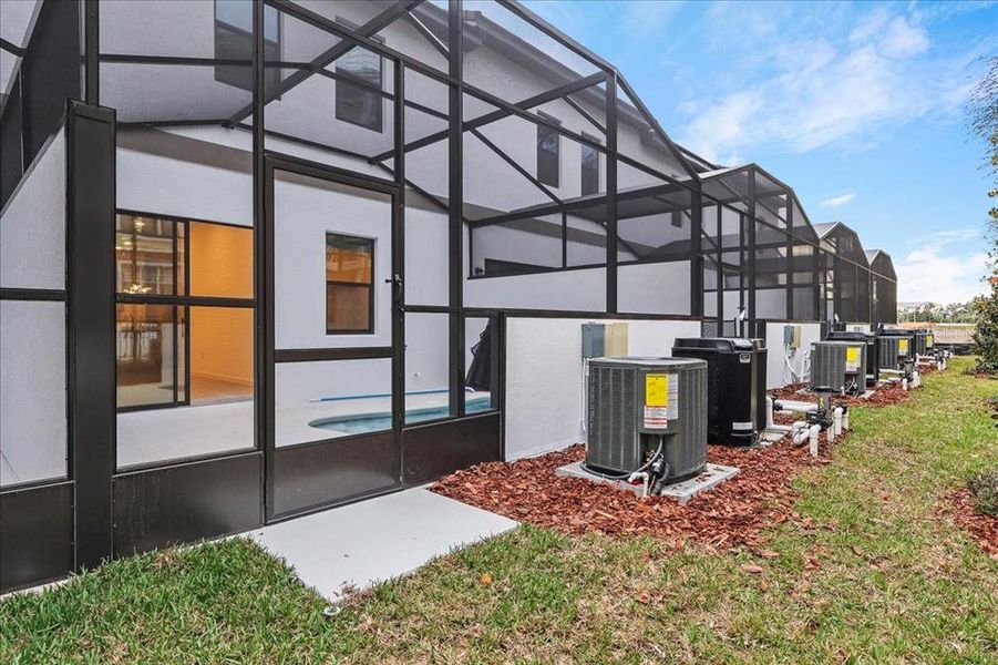 Exterior details and patio area of a home in , Orlando (Image 28).
