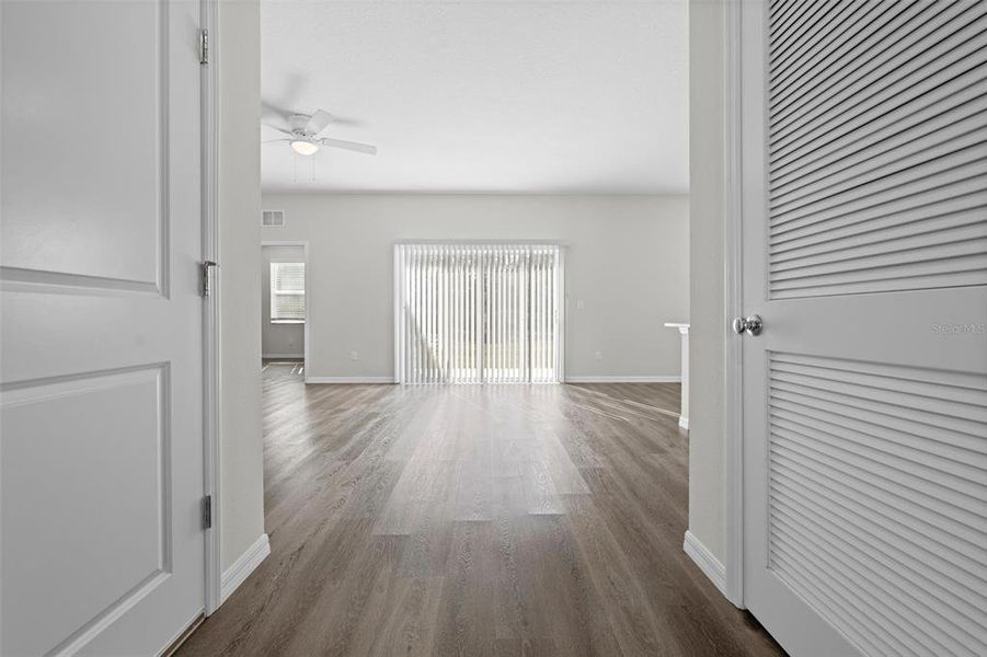 Spacious, unfurnished interior of a new home in , Weeki Wachee (Image 18).