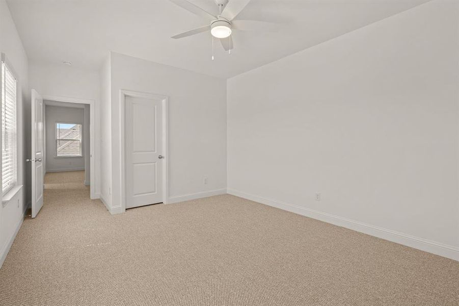 Spacious, unfurnished interior of a new home in The Bluffs at Parks of Aledo, Aledo (Image 26).