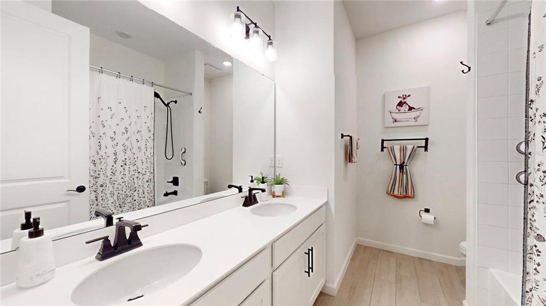 Furnished interior view inside a new home in , Winter Haven (Image 7).