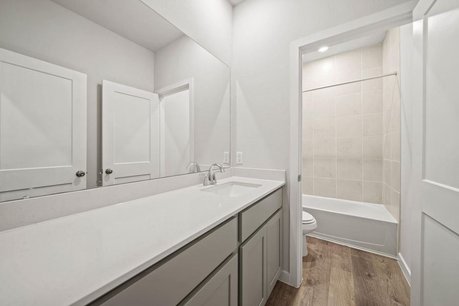 Furnished interior view inside a new home in Russell Ranch, Bay City (Image 9).