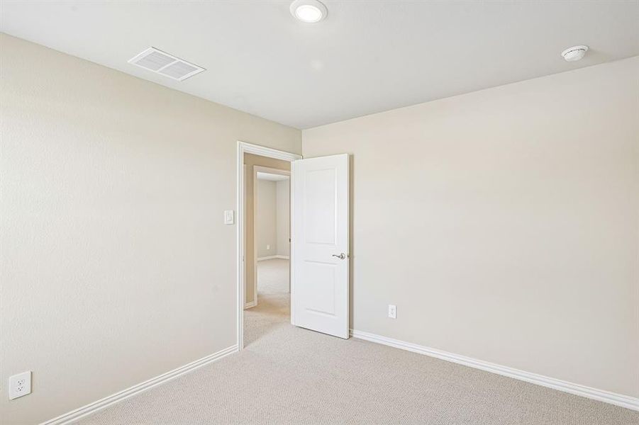 Spacious, unfurnished interior of a new home in Tesoro at Chisholm Trail Ranch, Crowley (Image 33).