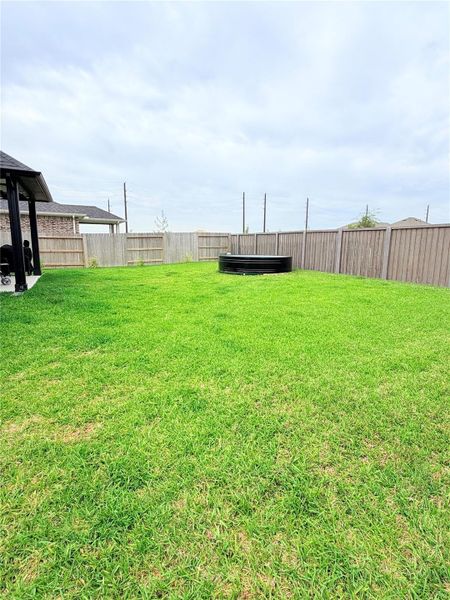 Exterior details and patio area of a home in , Richmond (Image 23).