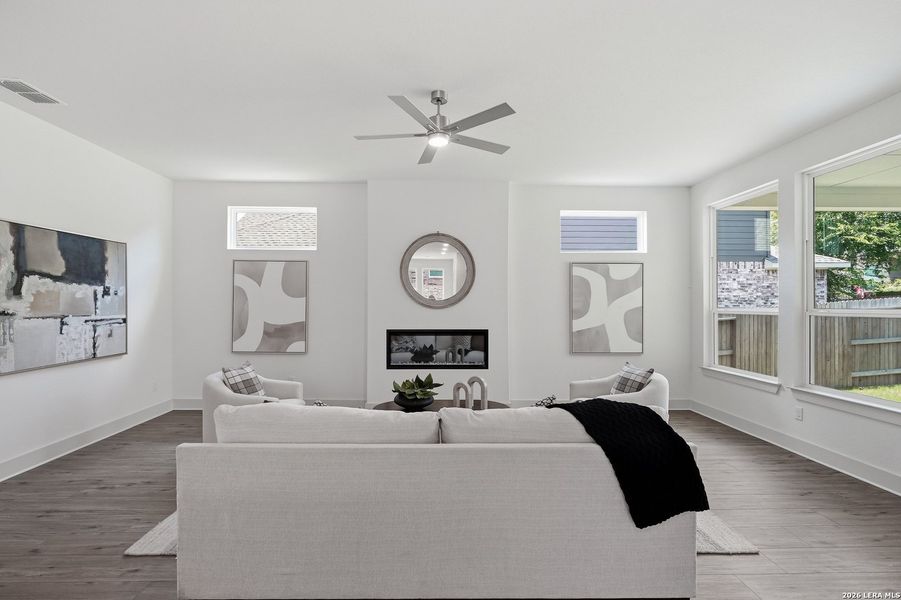 Furnished interior view inside a new home in Buffalo Crossing, Cibolo (Image 16). Furnished interior view inside a new home in Buffalo Crossing, Cibolo (Image 16).