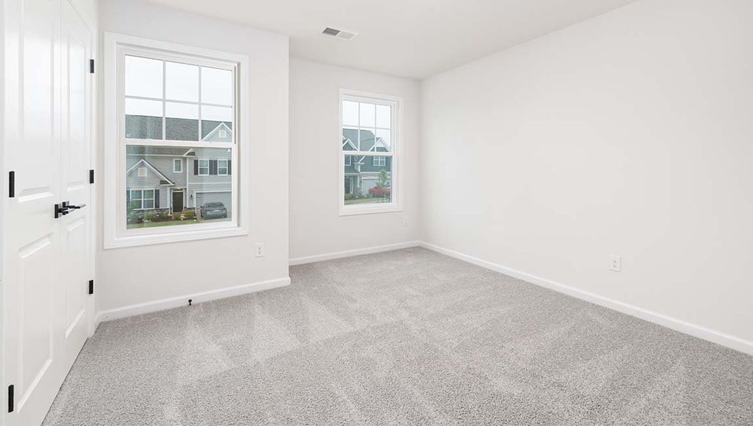 Spacious, unfurnished interior of a new home in Falls Cove, Troutman (Image 26).