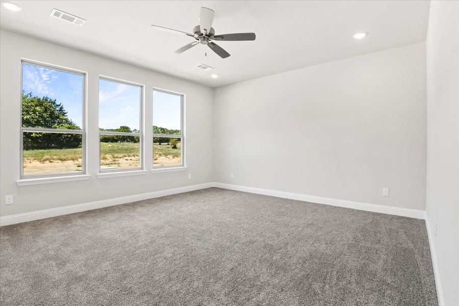 Spacious, unfurnished interior of a new home in The Ranches at Valley View, Springtown (Image 19).