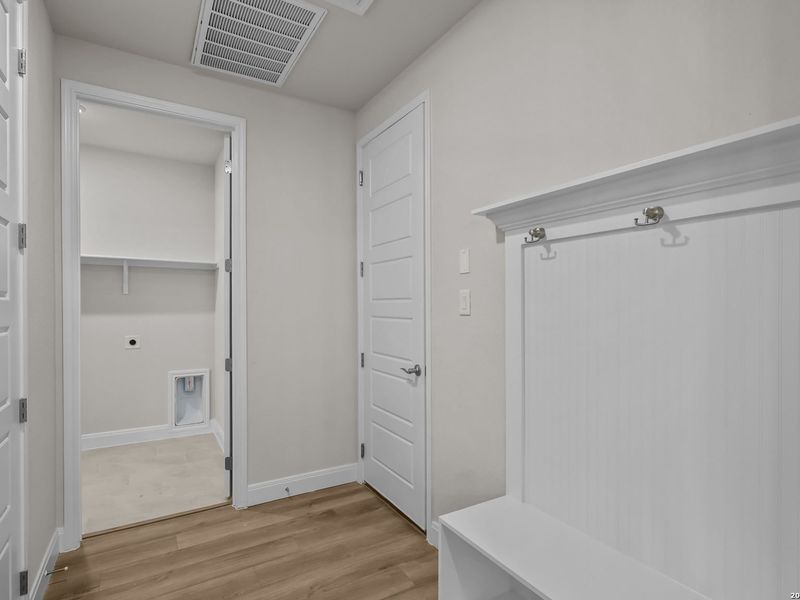 Spacious, unfurnished interior of a new home in Ladera, San Antonio (Image 22).