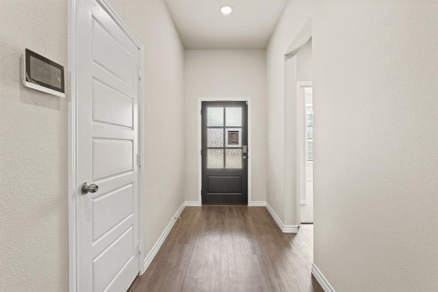 Spacious, unfurnished interior of a new home in Rocky Creek Crossing, Fort Worth (Image 21).