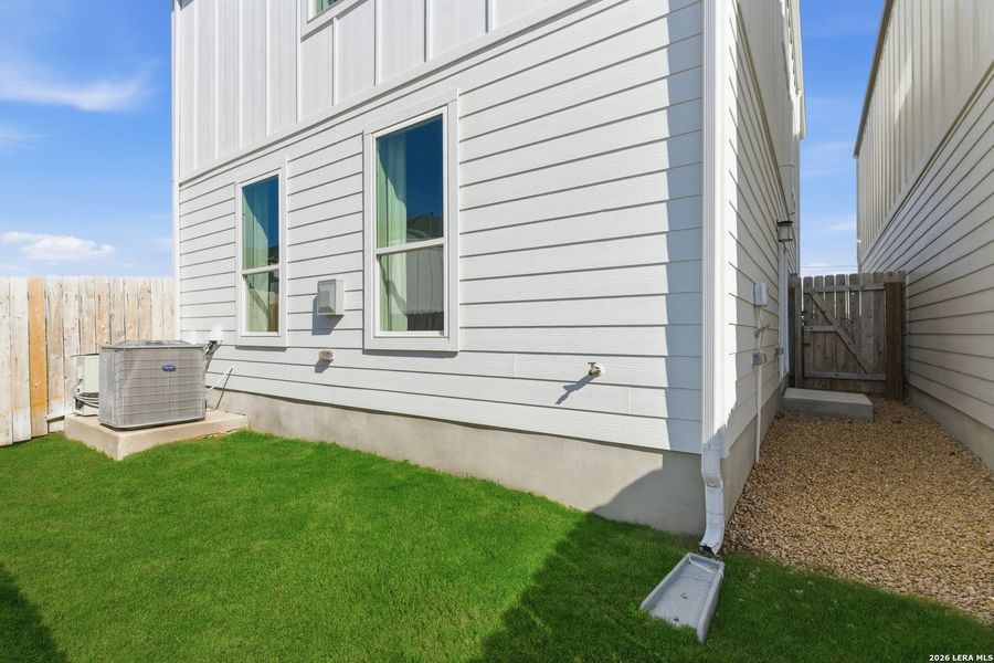 Exterior details and patio area of a home in Rose Hill, San Antonio (Image 20).