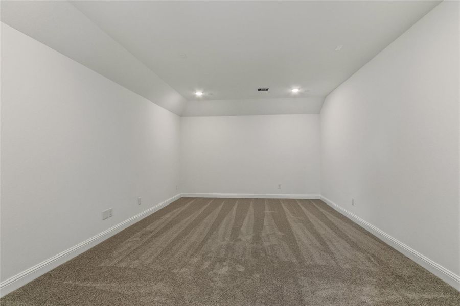 Spacious, unfurnished interior of a new home in Brookewater, Rosenberg (Image 38).