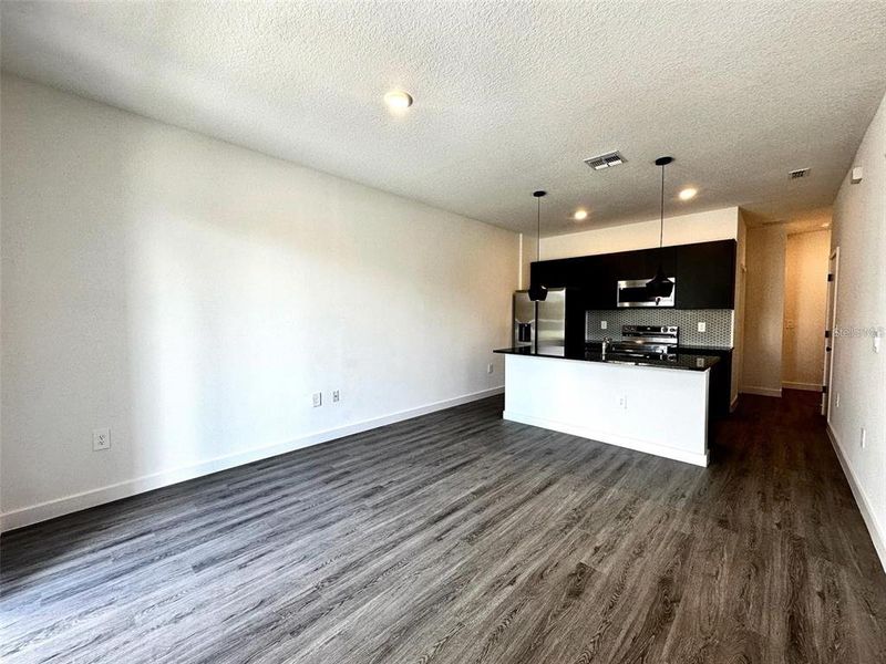 Spacious, unfurnished interior of a new home in , Kissimmee (Image 11).