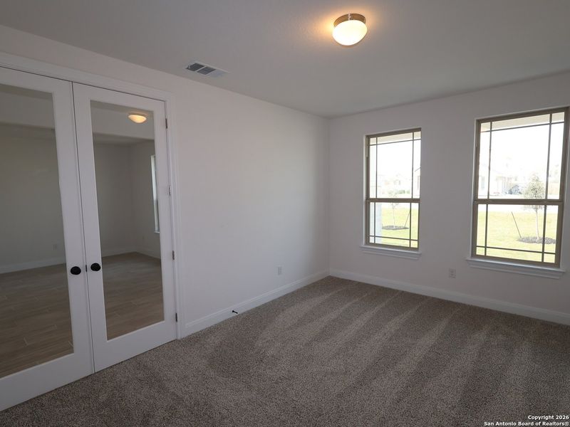 Spacious, unfurnished interior of a new home in Everly Estates, San Antonio (Image 9).