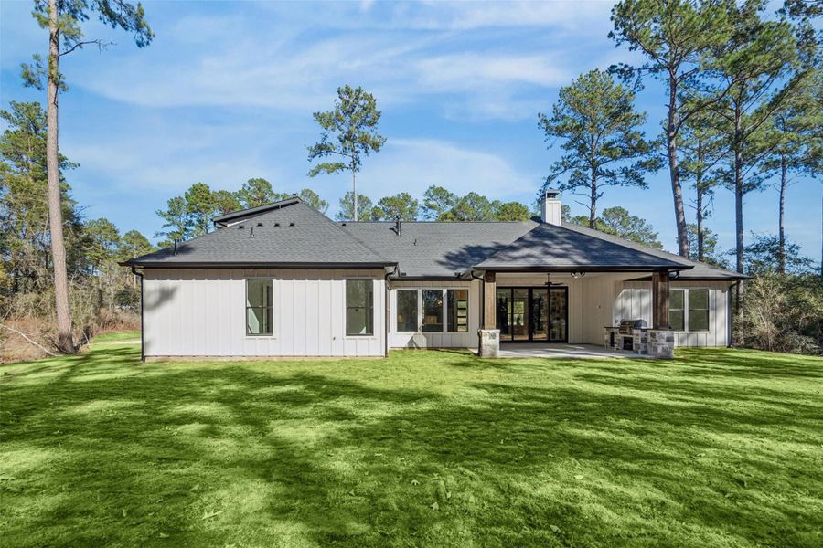 Exterior details and patio area of a home in , Plantersville (Image 3).