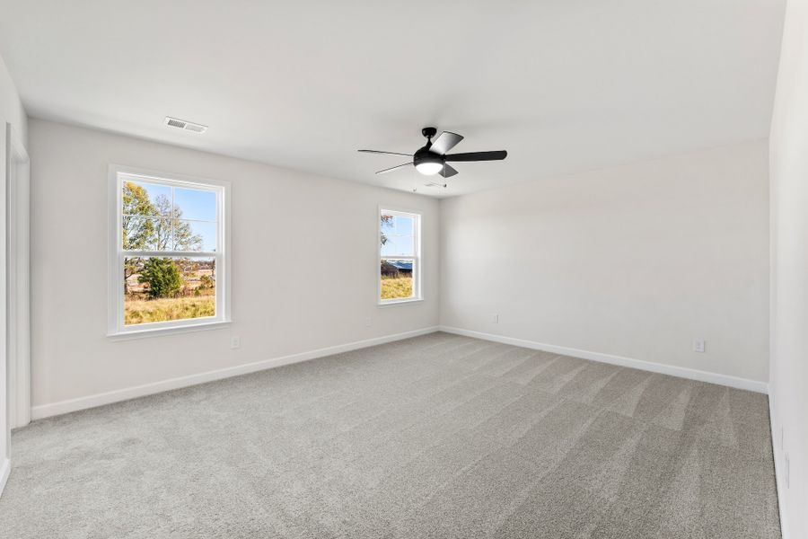Spacious, unfurnished interior of a new home in Landmark Commons, Boiling Springs (Image 27).