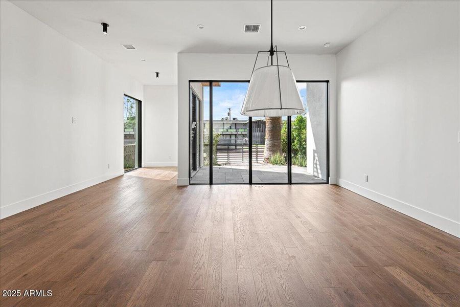 04-6918 E 2nd St 04 04-6918 E 2nd St 04