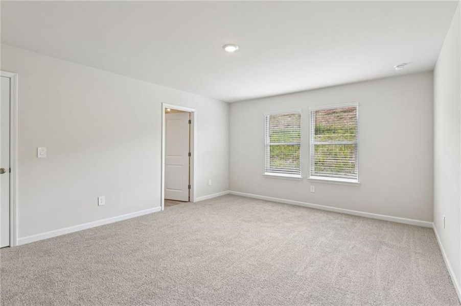 Spacious, unfurnished interior of a new home in Ivey Township, Dallas (Image 26).