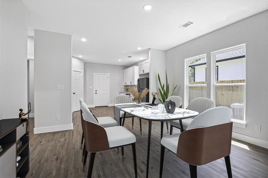 Furnished interior view inside a new home in , Denison (Image 12).