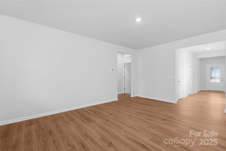 Spacious, unfurnished interior of a new home in Roselyn: Garden, Lancaster (Image 22).