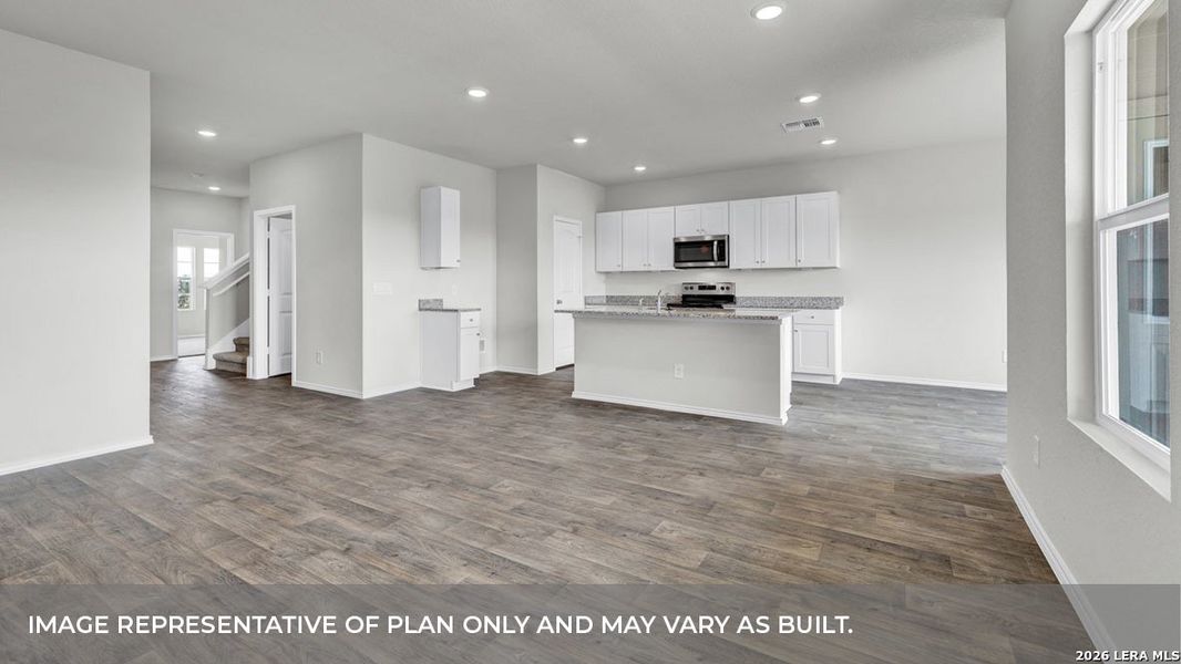 Spacious, unfurnished interior of a new home in Arroyo Ranch, Seguin (Image 21).