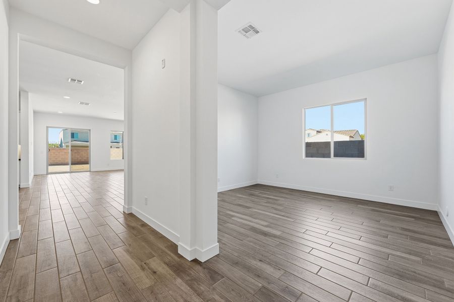 Spacious, unfurnished interior of a new home in Combs Ranch, San Tan Valley (Image 18).