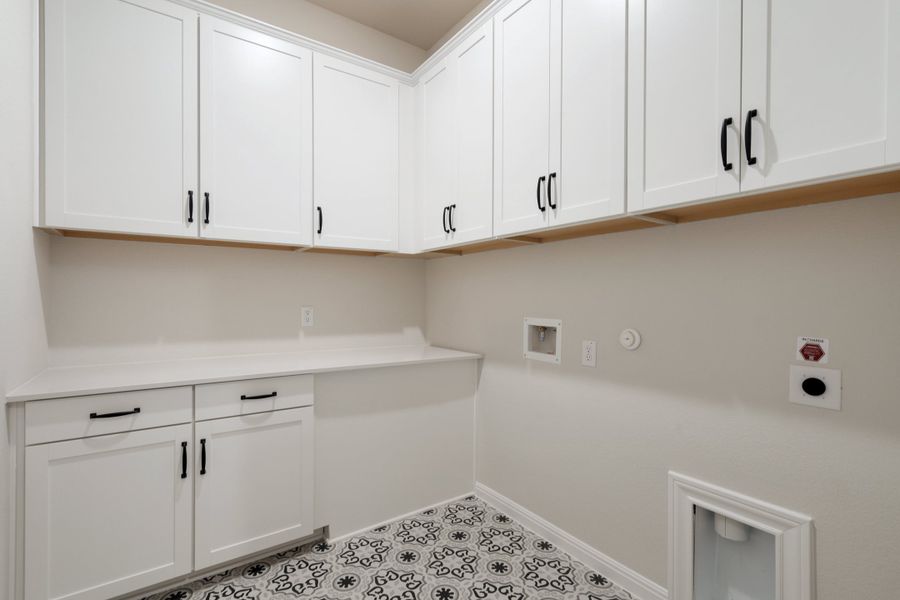 Representative furnished interior of a home built from the Sawgrass by Ashton Woods in Berry Creek Highlands, Georgetown (Image 4). Representative furnished interior of a home built from the Sawgrass by Ashton Woods in Berry Creek Highlands, Georgetown (Image 4).