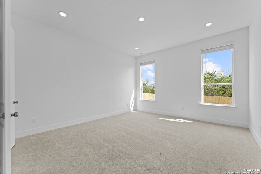 Spacious, unfurnished interior of a new home in , New Braunfels (Image 29).