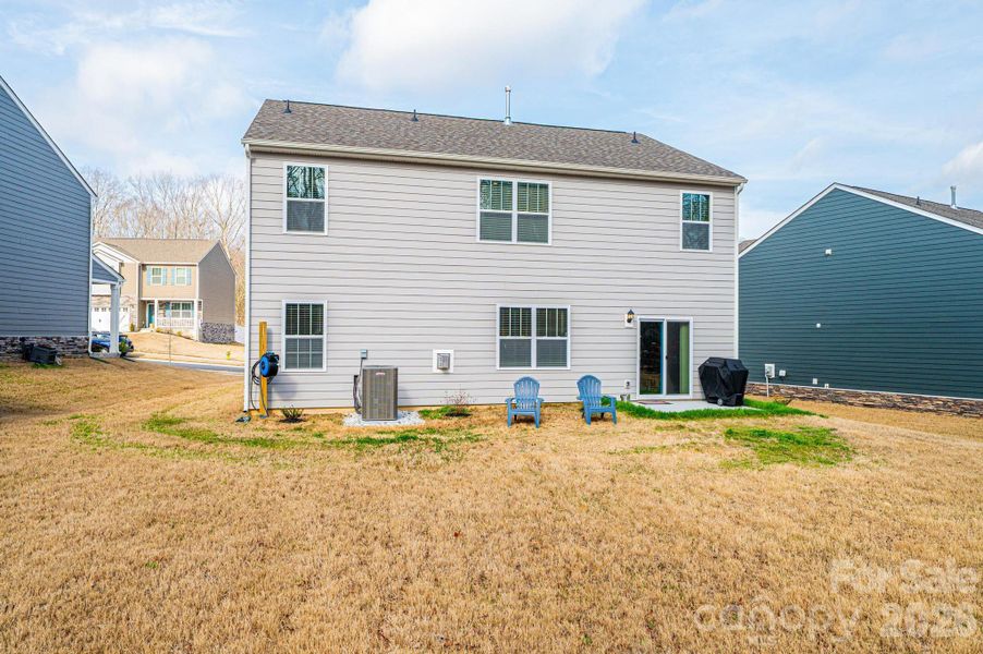 Exterior details and patio area of a home in Azalea Ridge, Mount Holly (Image 4).
