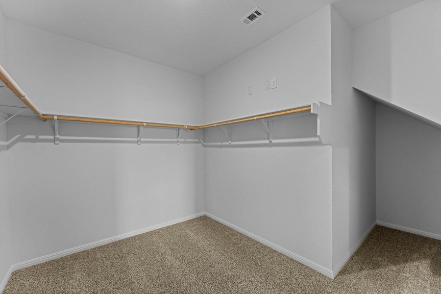 Spacious, unfurnished interior of a new home in Bar W Ranch, Georgetown (Image 17). Spacious, unfurnished interior of a new home in Bar W Ranch, Georgetown (Image 17).