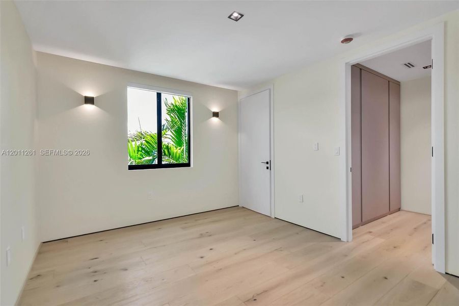 Spacious, unfurnished interior of a new home in , Miami (Image 50).