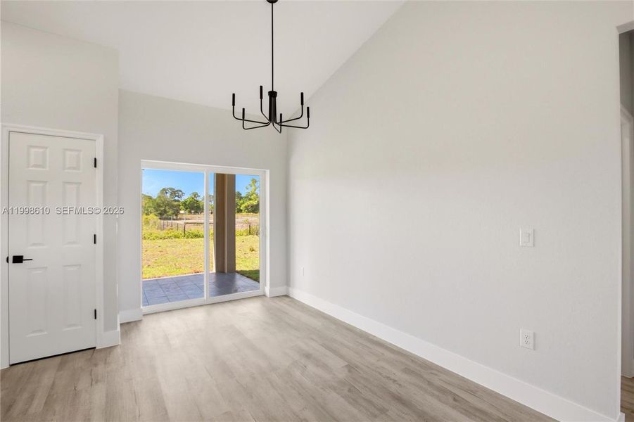Spacious, unfurnished interior of a new home in , Lake Placid (Image 14).