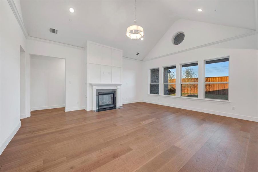 Spacious, unfurnished interior of a new home in Kreymer at the Park, Wylie (Image 22).