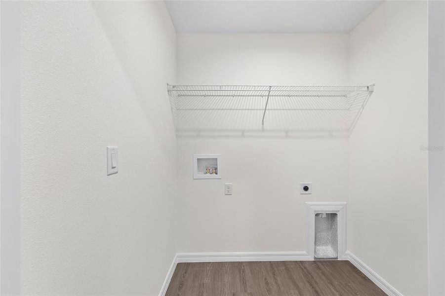 Spacious, unfurnished interior of a new home in , Dunnellon (Image 32).