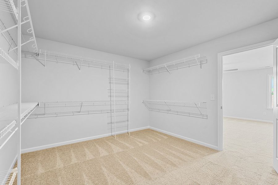 Spacious, unfurnished interior of a new home in Hanes Lake, Winston-Salem (Image 34).