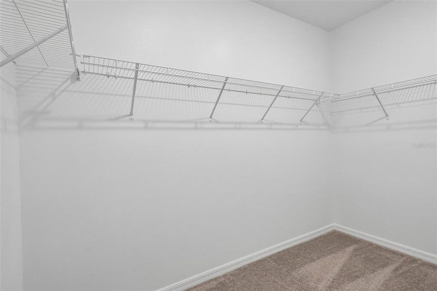 Spacious, unfurnished interior of a new home in Eagletail Landings, Howey-in-the-Hills (Image 16).