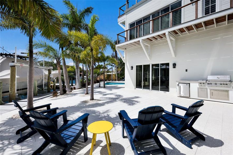 Exterior details and patio area of a home in , Bradenton Beach (Image 35).