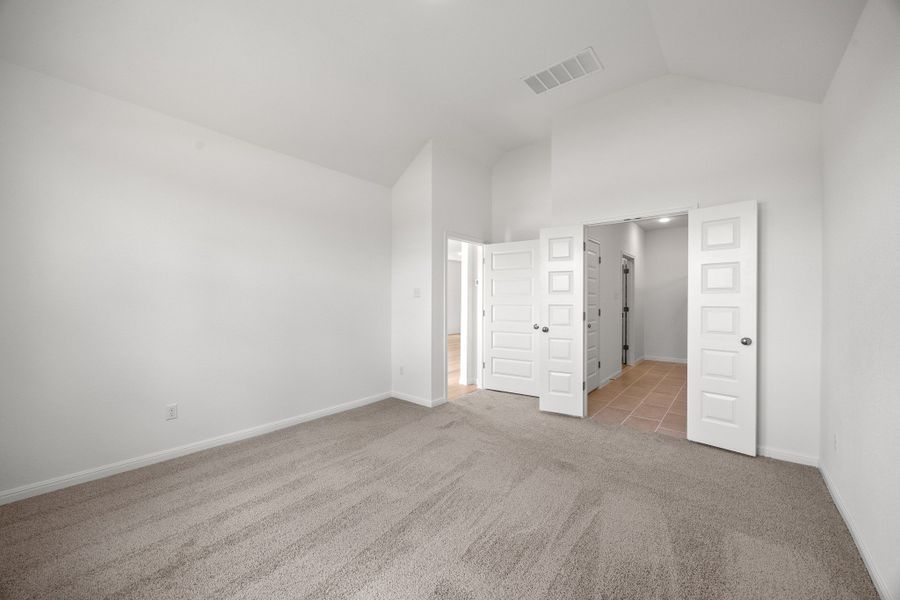 Spacious, unfurnished interior of a new home in Trinity Ranch, Elgin (Image 26).