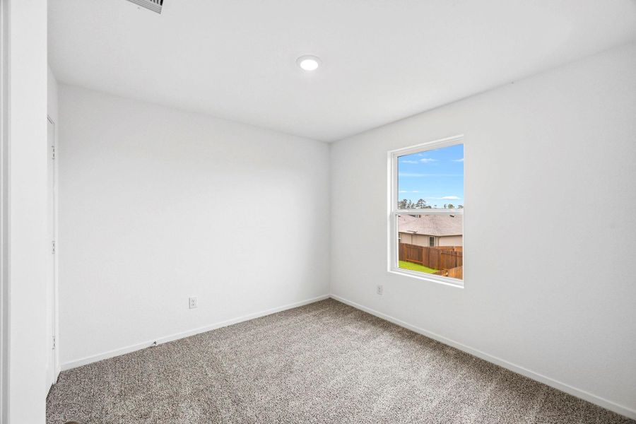 Spacious, unfurnished interior of a new home in Mill Creek, Magnolia (Image 15).