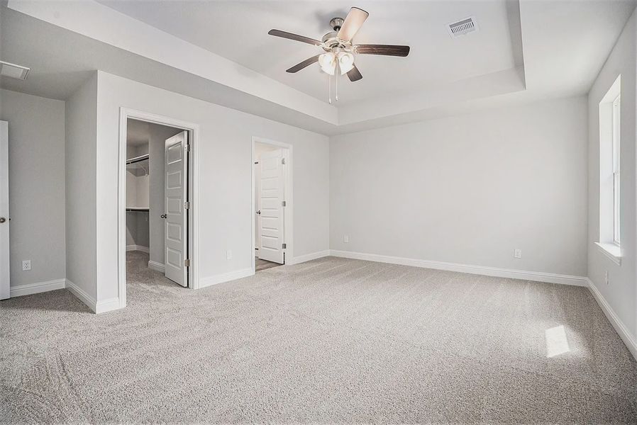 Spacious, unfurnished interior of a new home in Kiber Reserve, Angleton (Image 12).