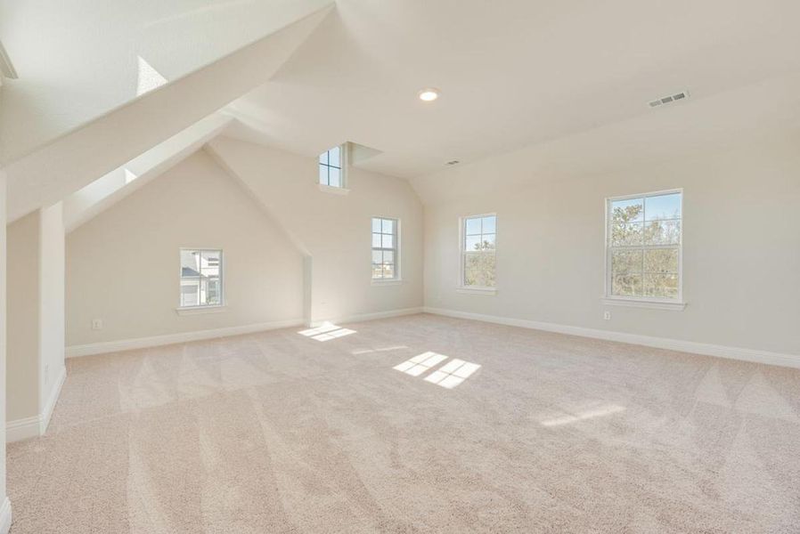 Spacious, unfurnished interior of a new home in Dominion of Pleasant Valley, Wylie (Image 28).