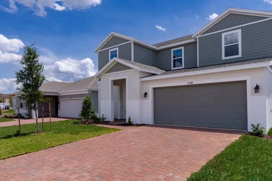 Front Exterior View of a Modern Central Florida Home