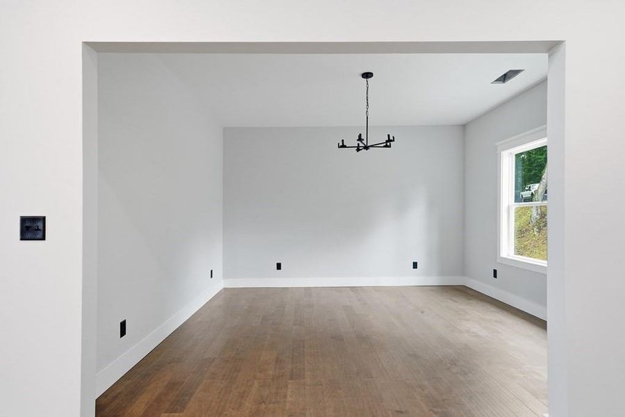 Spacious, unfurnished interior of a new home in , Ellijay (Image 19).