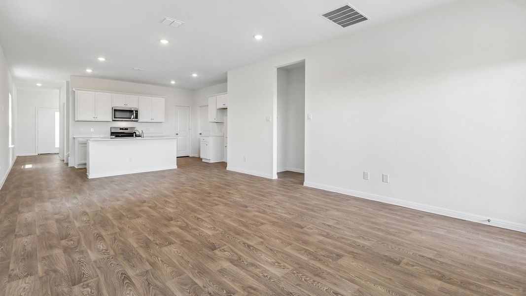 Spacious, unfurnished interior of a new home in Southgrove, Kyle (Image 18).