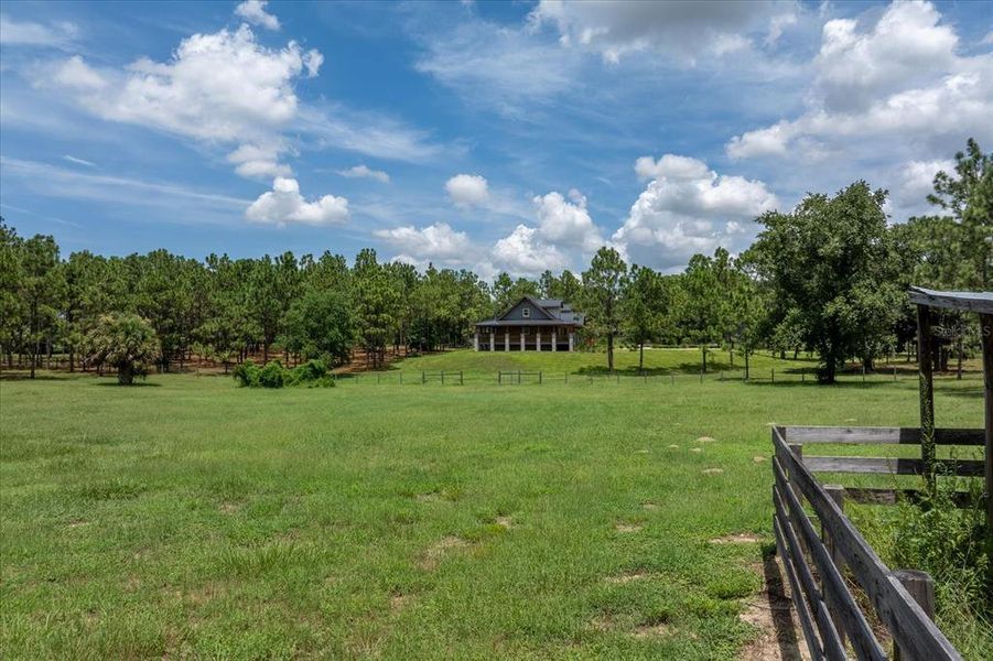 Natural landscape and outdoor views near in Apopka (Image 60). Natural landscape and outdoor views near in Apopka (Image 60).